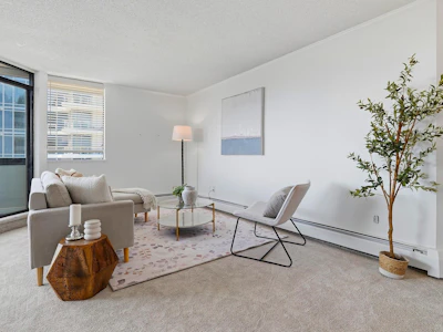 303-1480 Foster Street - 2