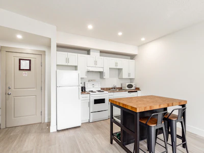 309-7330 Arbutus Street - 5