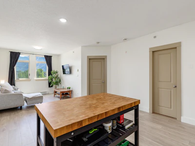 309-7330 Arbutus Street - 3
