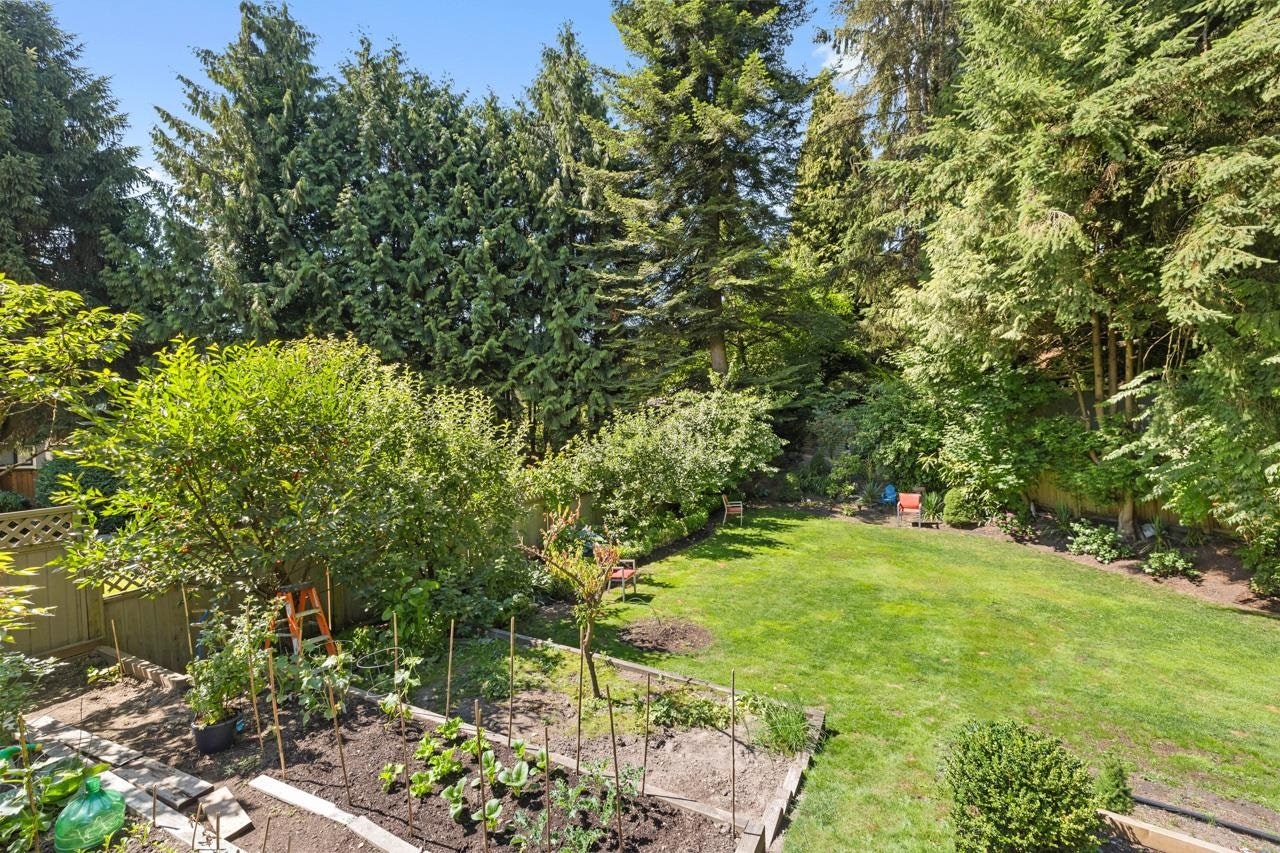 8240 Manson Drive, Burnaby, BC, V5A 2C2 - 31