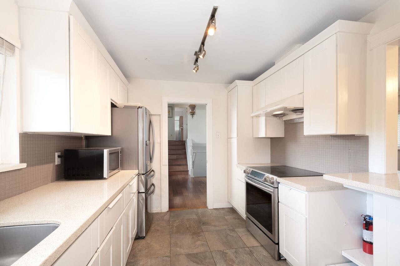 8240 Manson Drive, Burnaby, BC, V5A 2C2 - 20