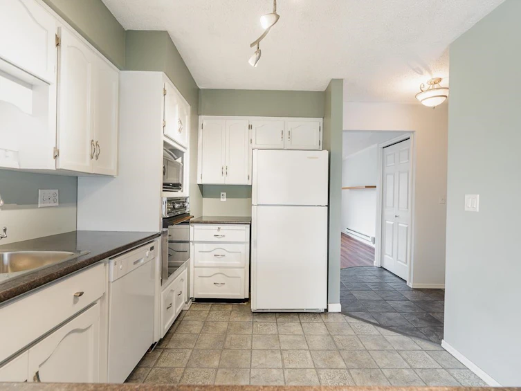 41-32959 George Ferguson Way, Abbotsford, BC, V2S 7W9 - 7
