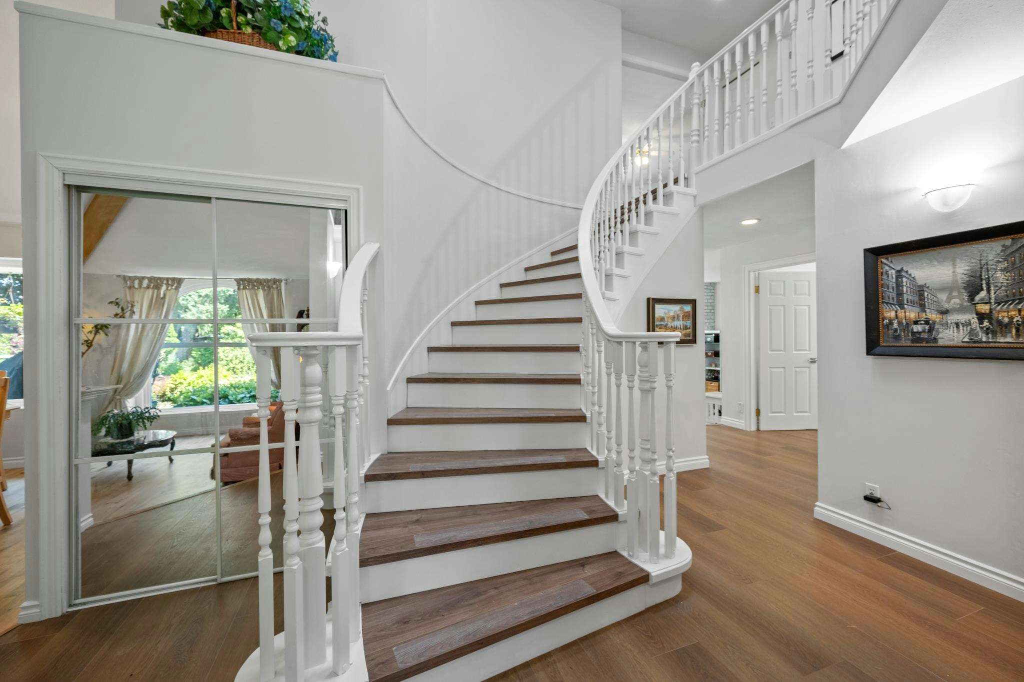 16614 Cherryhill Crescent, Surrey, BC, V2W 0A8 - 16