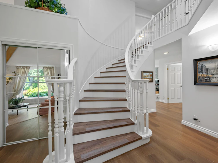 16614 Cherryhill Crescent, Surrey, BC, V2W 0A8 - 16