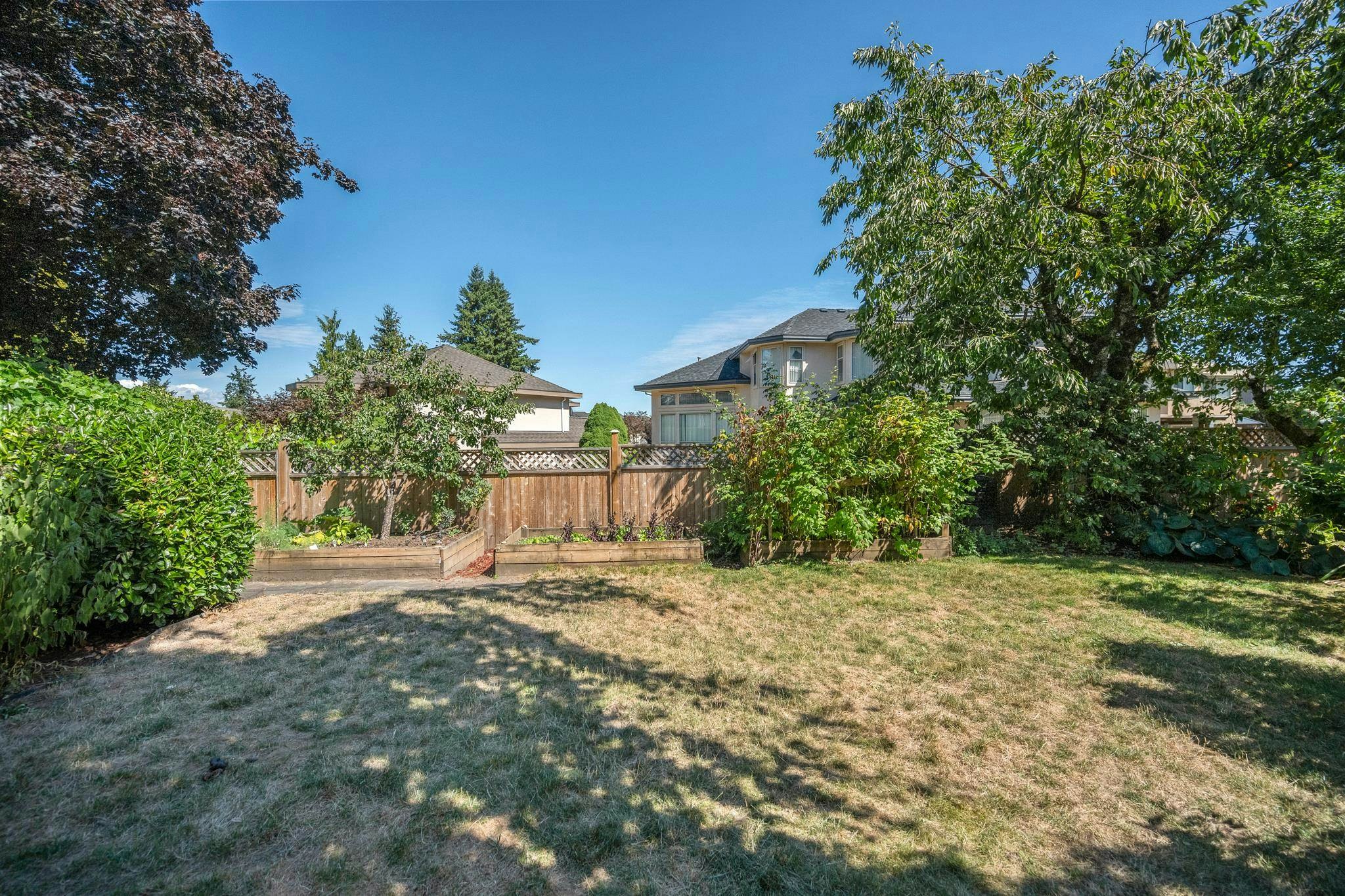 16614 Cherryhill Crescent, Surrey, BC, V2W 0A8 - 39