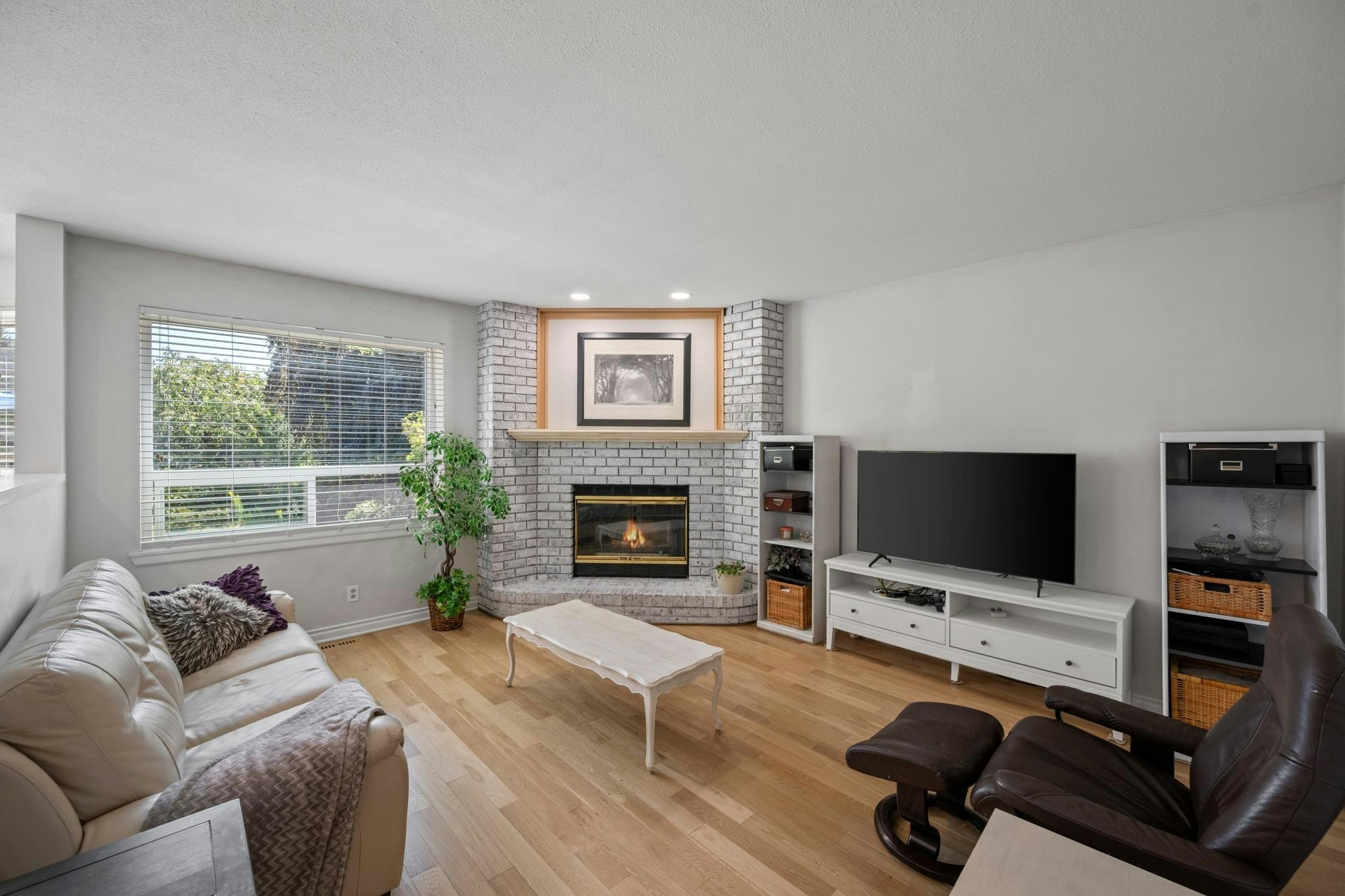 16614 Cherryhill Crescent, Surrey, BC, V2W 0A8 - 11