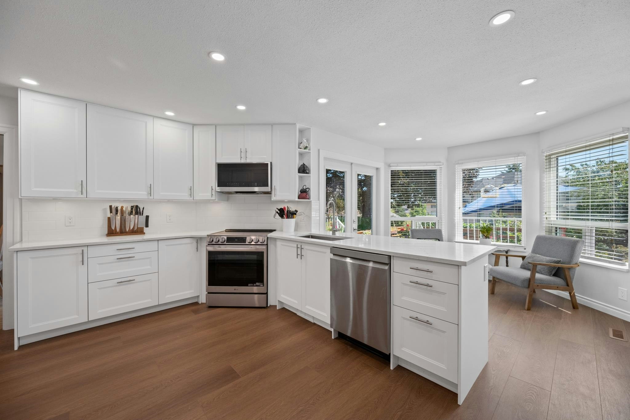 16614 Cherryhill Crescent, Surrey, BC, V2W 0A8 - 6