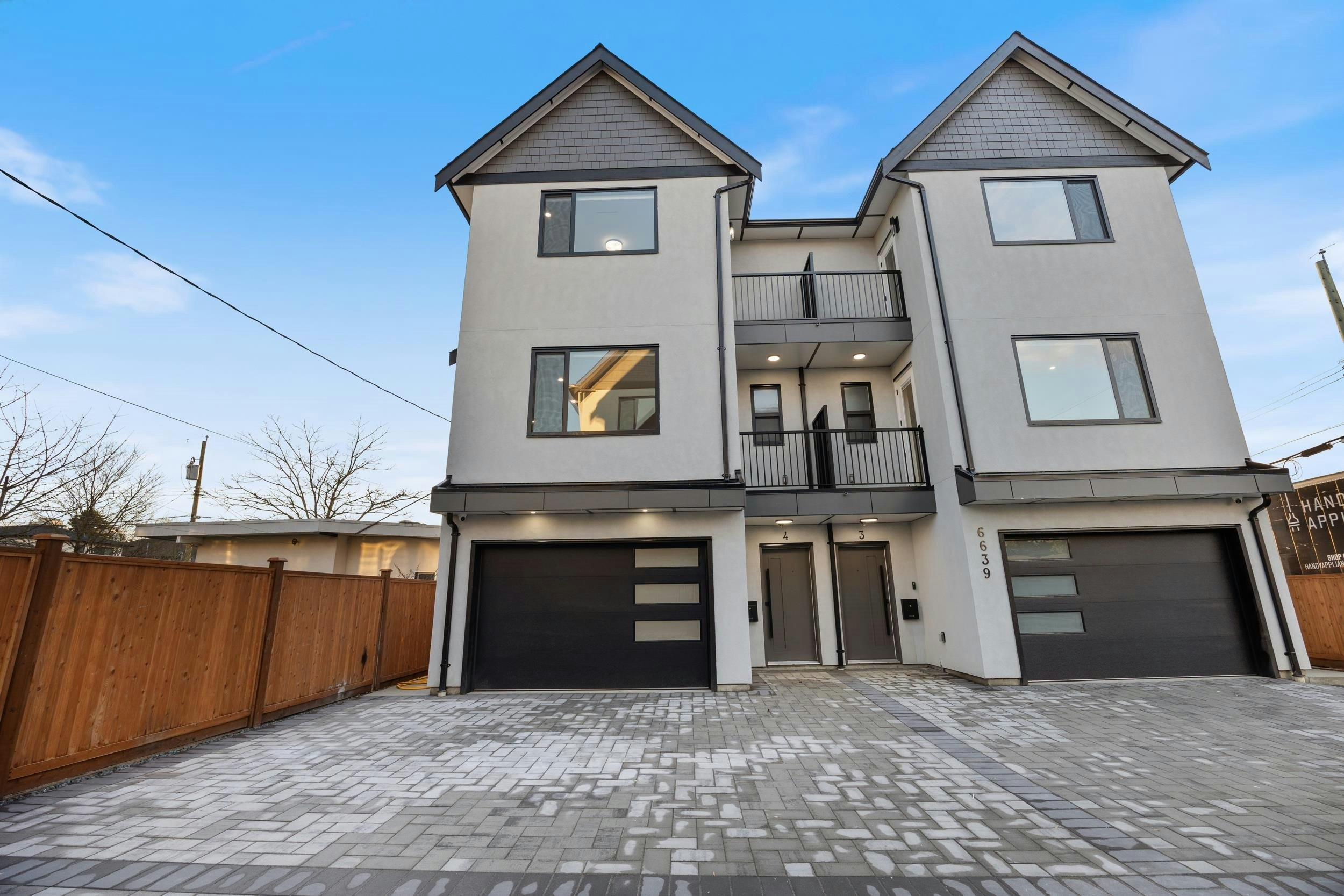 4-6639 Acacia Avenue, Burnaby, BC, V5E 3J8 - 2