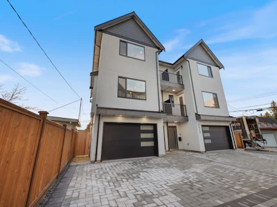 4-6639 Acacia Avenue - 3