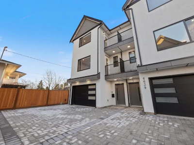4-6639 Acacia Avenue - 4