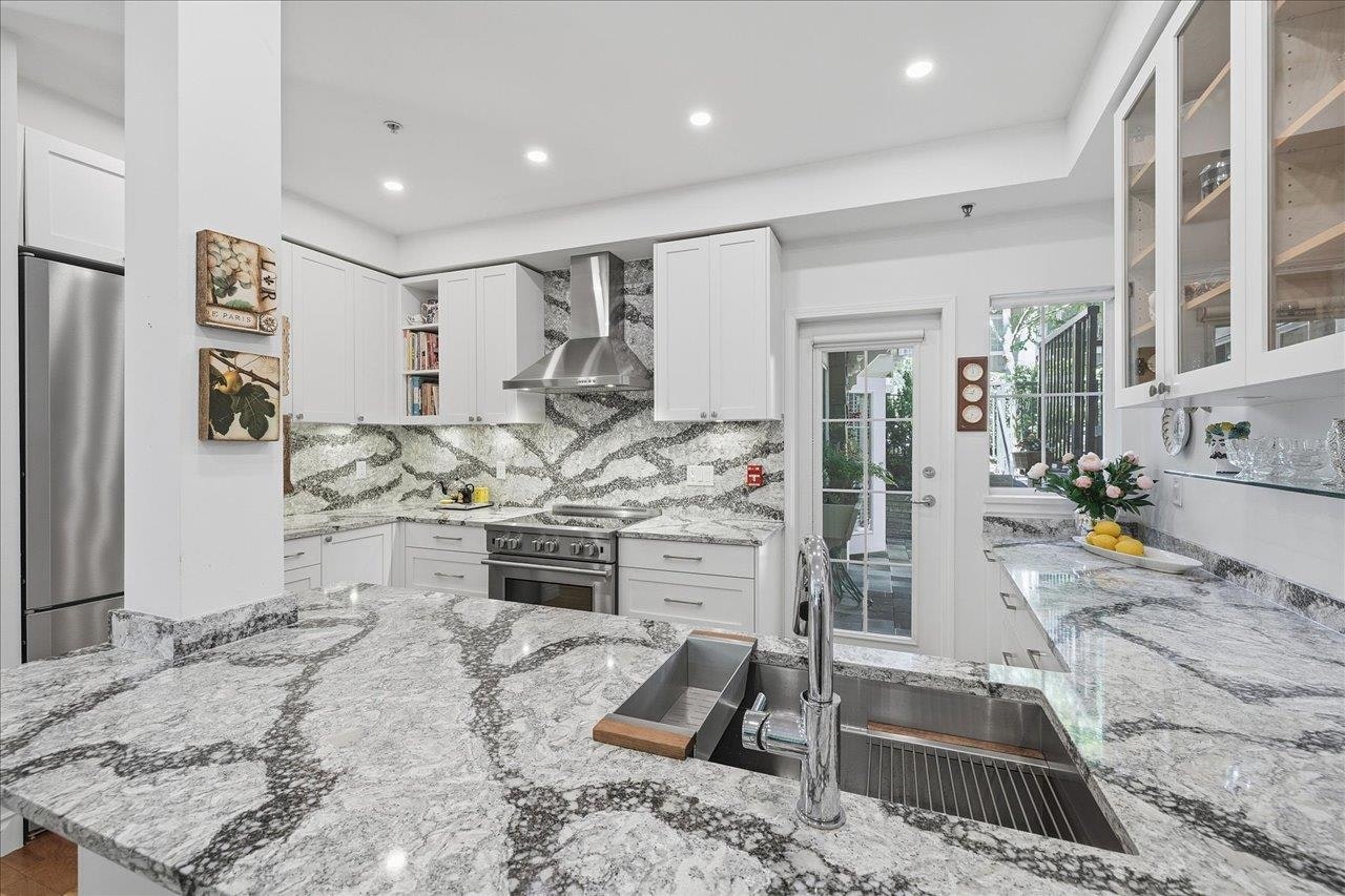 13-5605 Hampton Place, Vancouver, BC, V6T 2H2 - 12