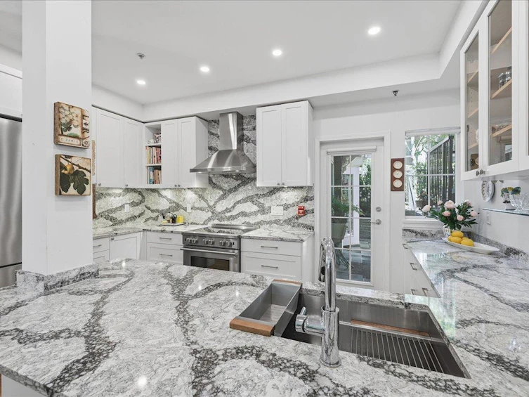 13-5605 Hampton Place, Vancouver, BC, V6T 2H2 - 12