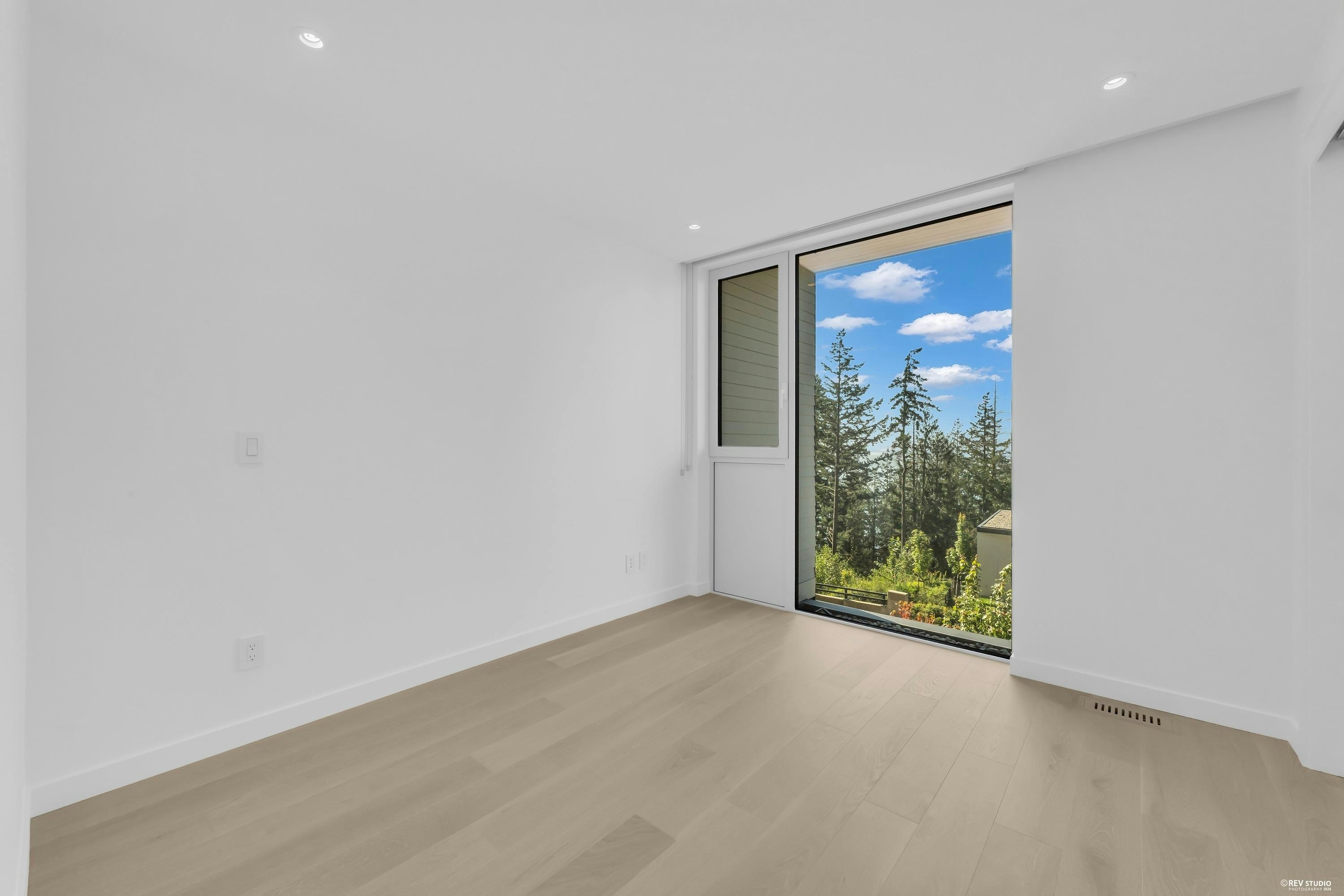 3317 Chippendale Road, West Vancouver, BC, V7S 0B7 - 14