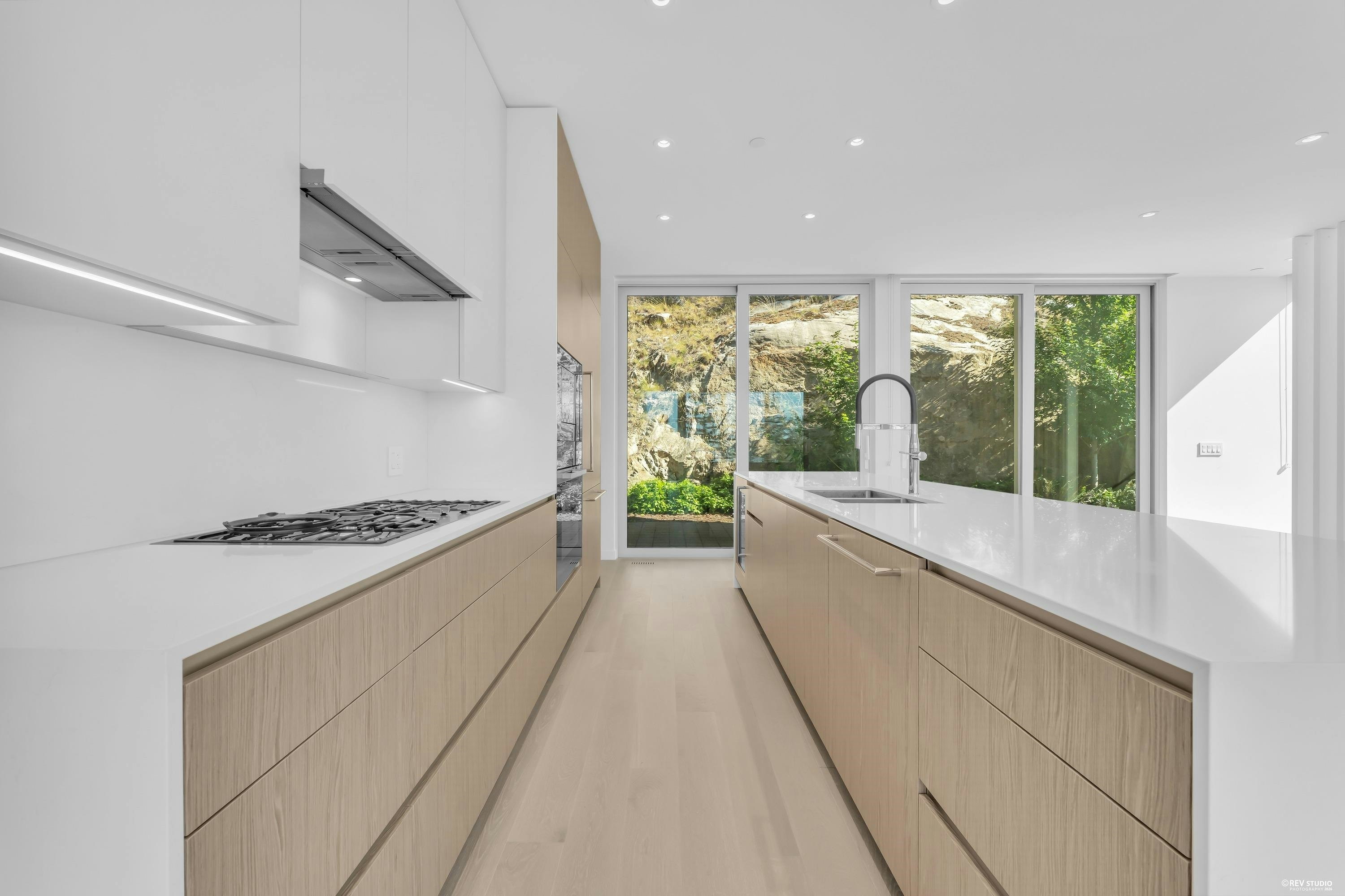 3317 Chippendale Road, West Vancouver, BC, V7S 0B7 - 5