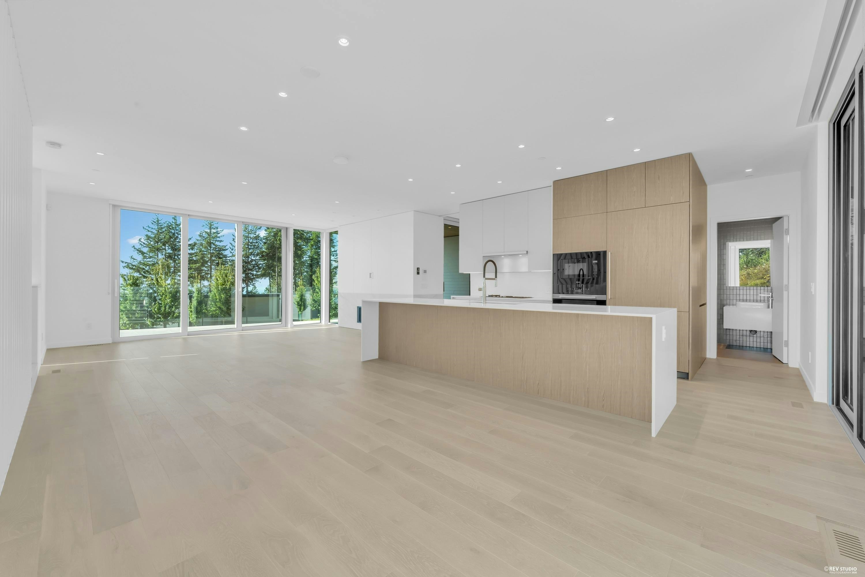 3317 Chippendale Road, West Vancouver, BC, V7S 0B7 - 2