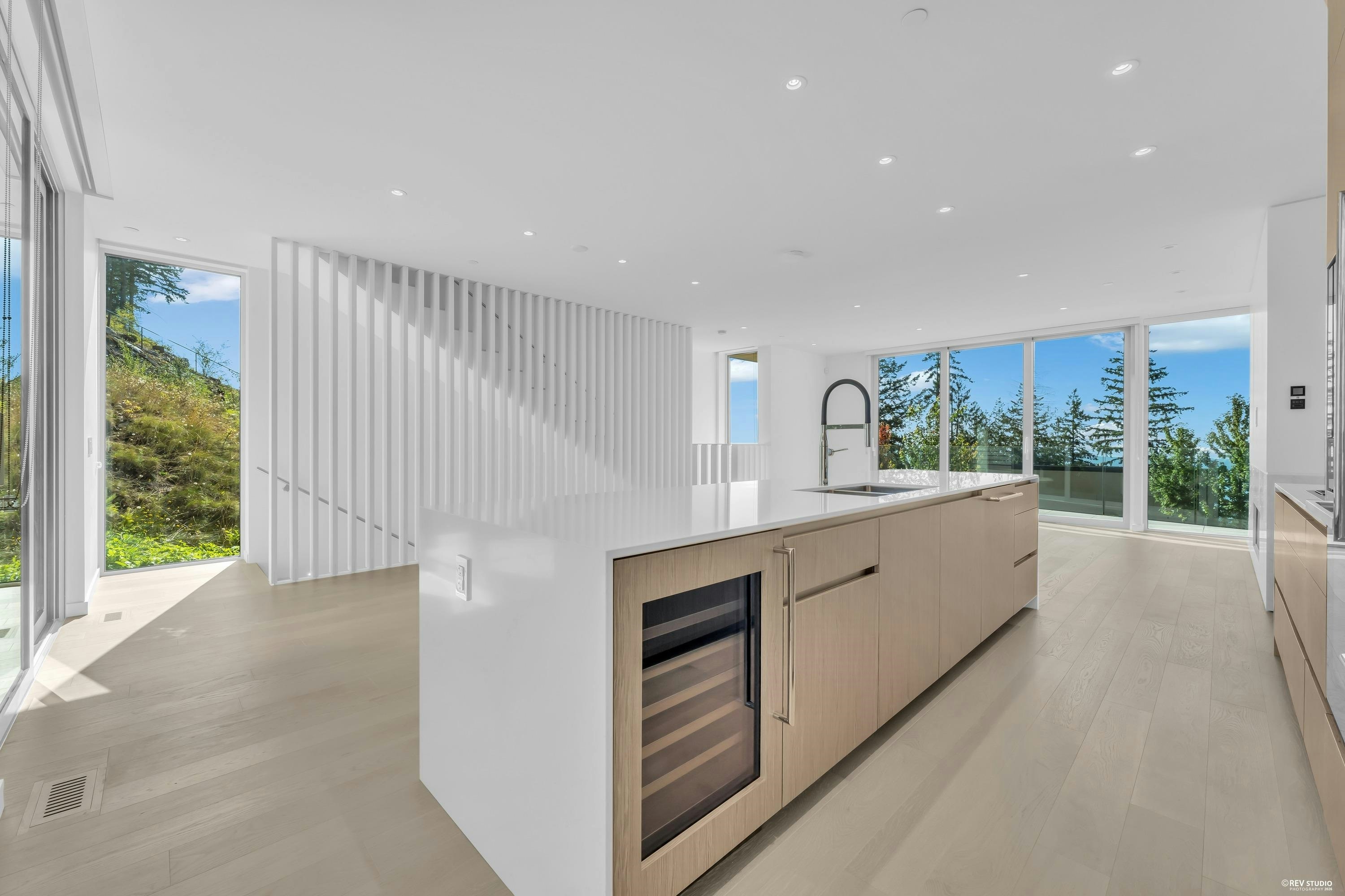 3317 Chippendale Road, West Vancouver, BC, V7S 0B7 - 3