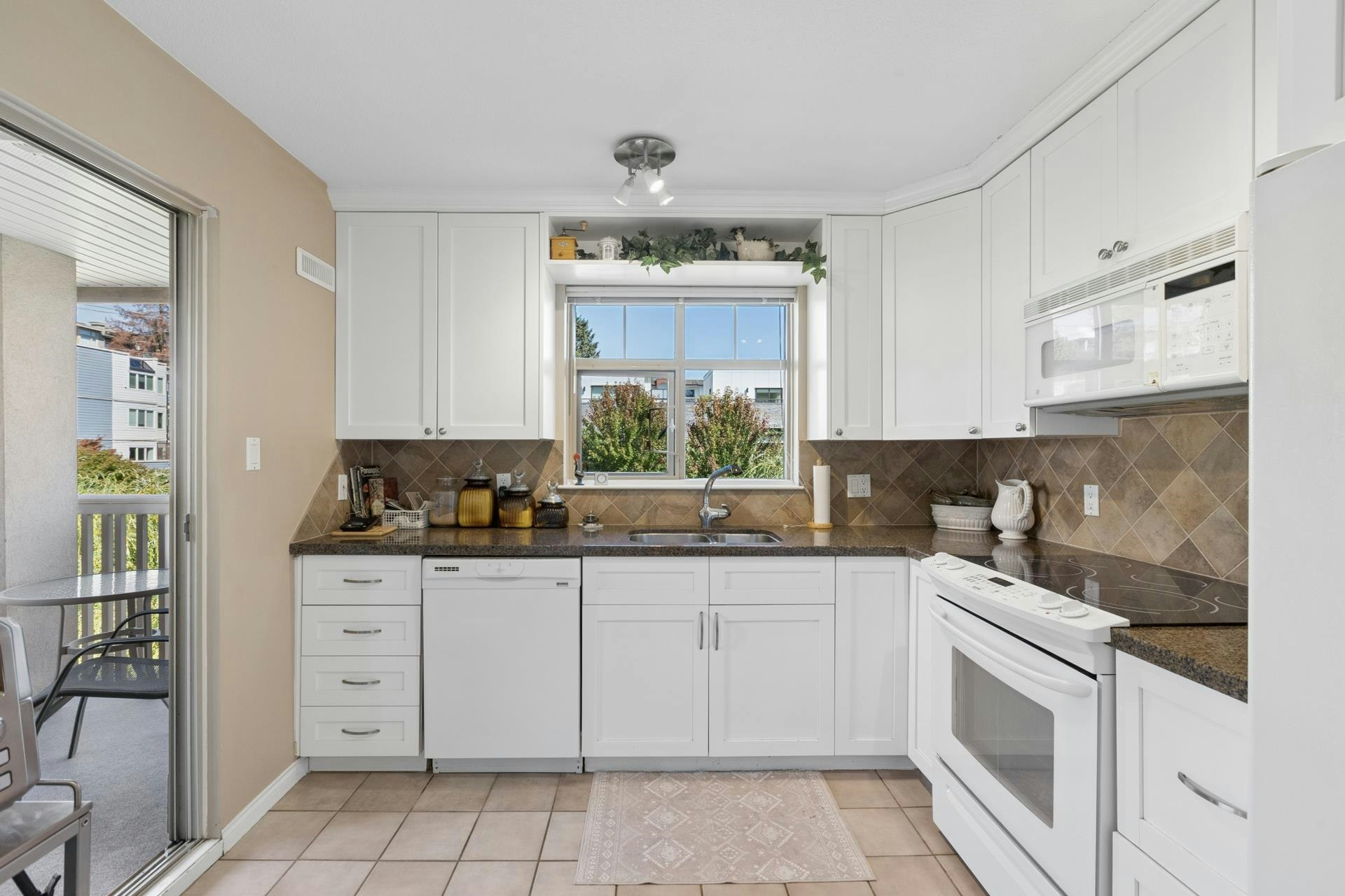 505-2059 Chesterfield Avenue, North Vancouver, BC, V7M 2P4 - 13