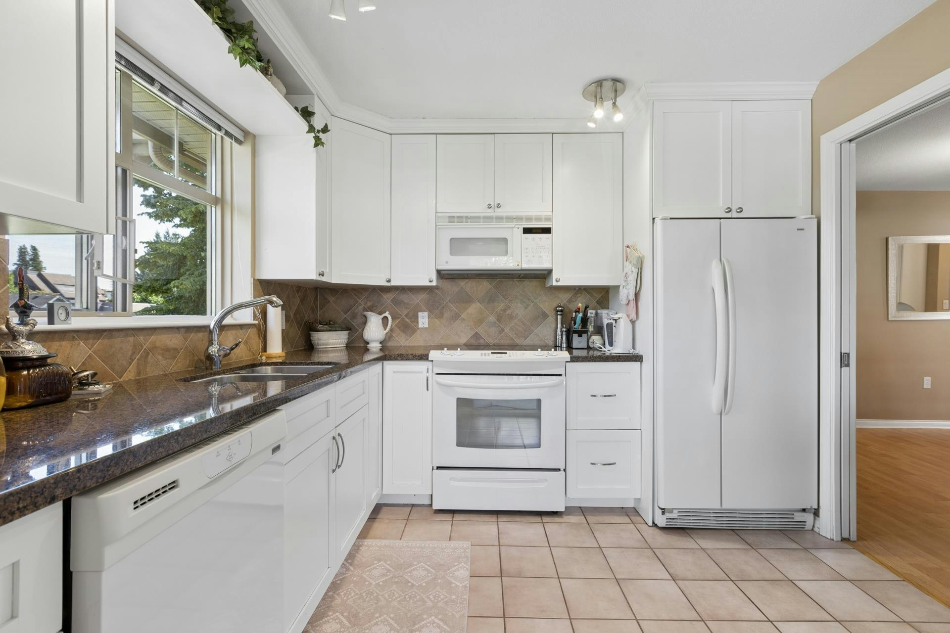 505-2059 Chesterfield Avenue, North Vancouver, BC, V7M 2P4 - 12