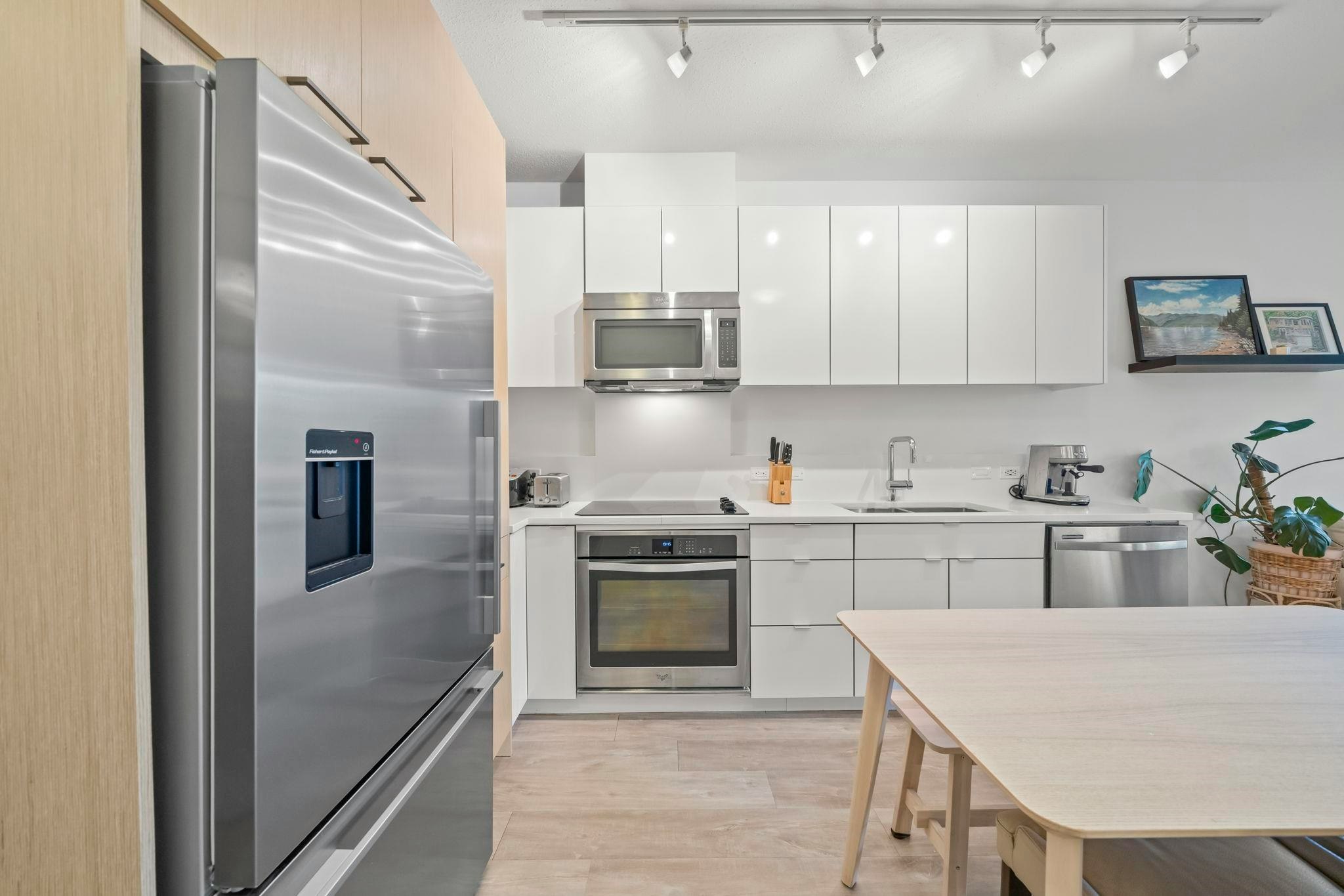 214-1621 Hamilton Avenue, North Vancouver, BC, V7P 0B6 - 9