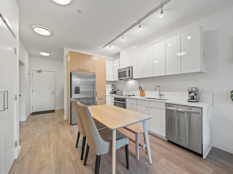 214 - 1621 Hamilton Avenue, North Vancouver BC V7P 0B6