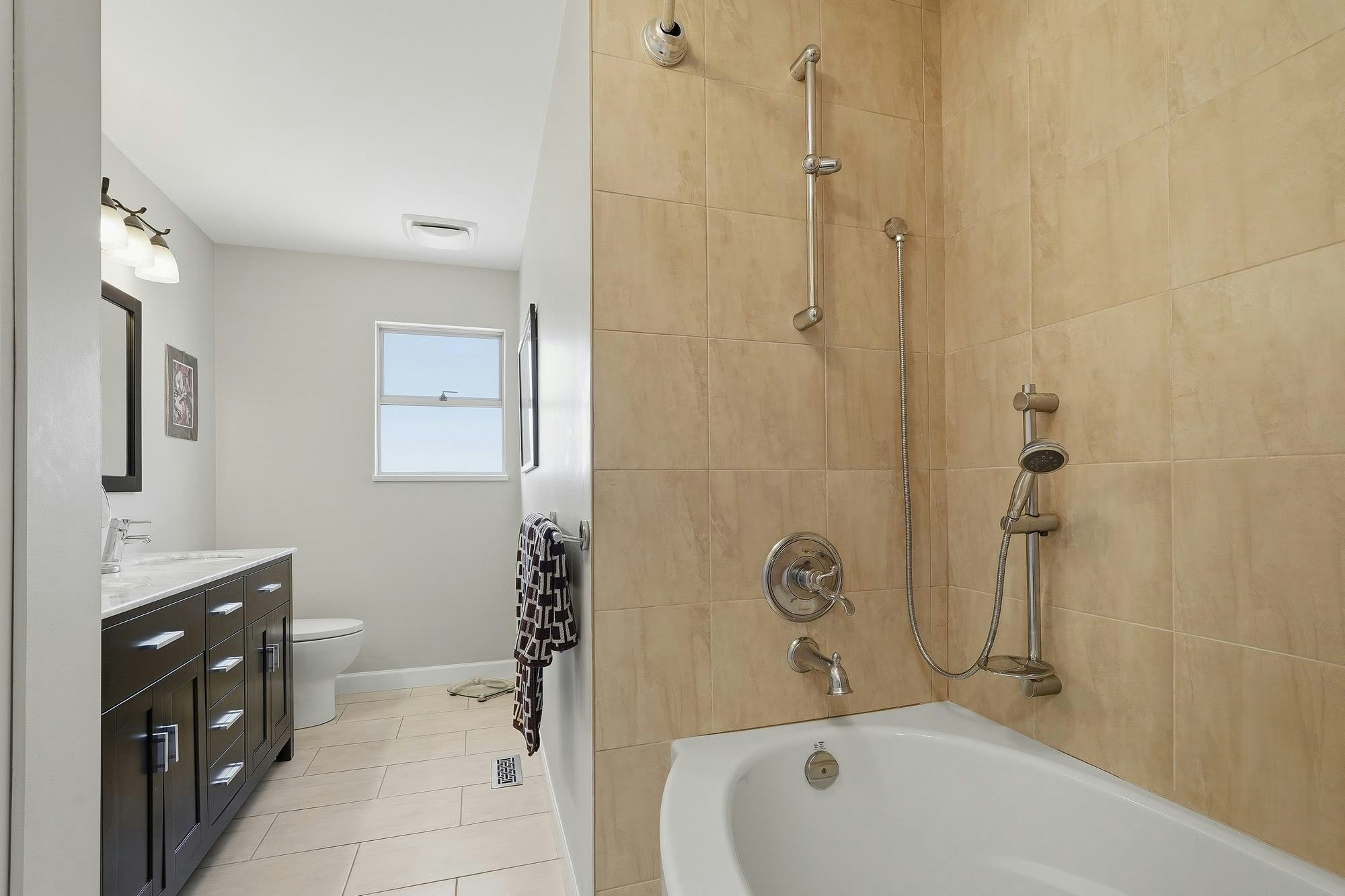 5873 169 Street, Surrey, BC, V3S 7A1 - 25