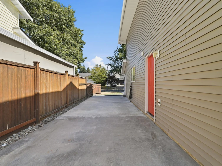 5873 169 Street, Surrey, BC, V3S 7A1 - 36