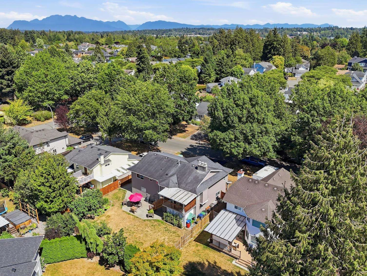 5873 169 Street, Surrey, BC, V3S 7A1 - 4