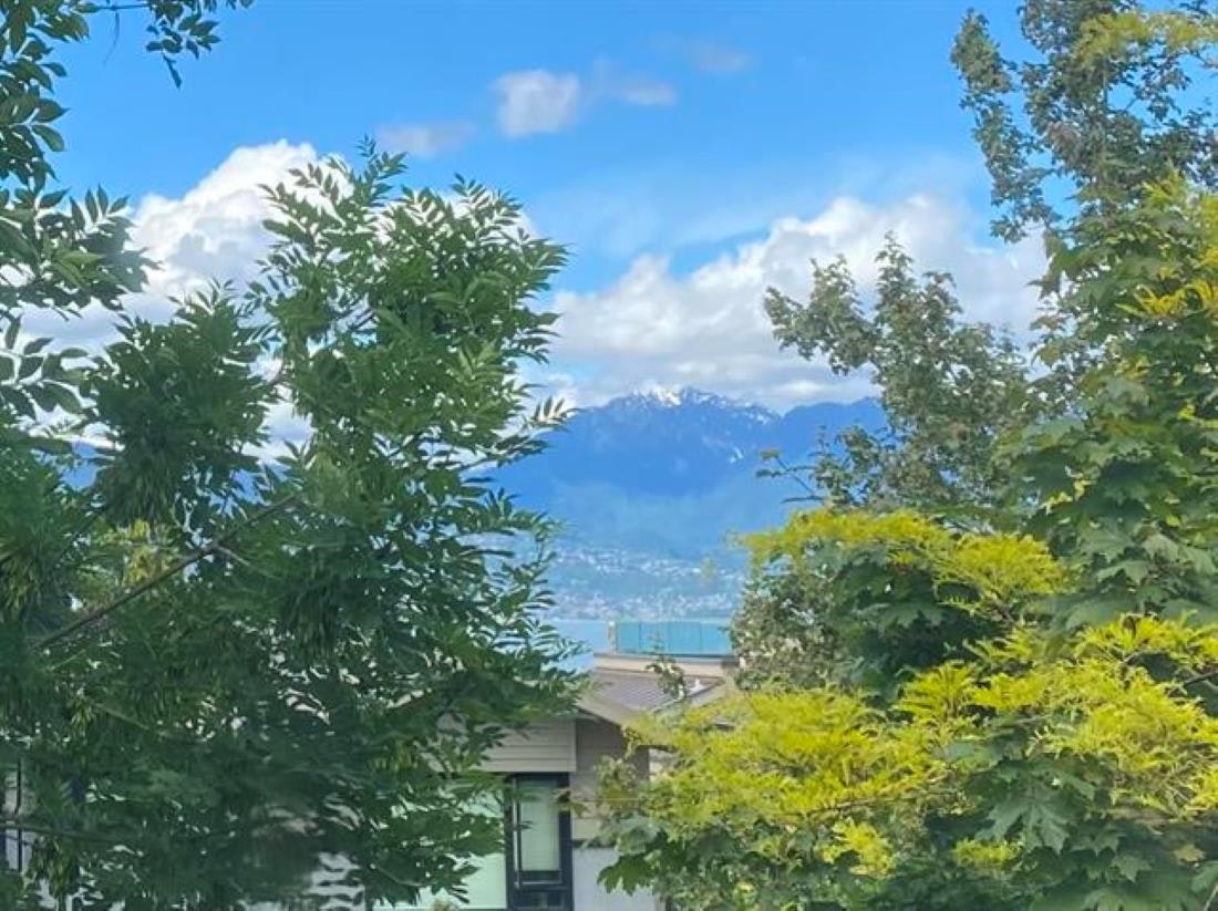 3874 W 13th Avenue, Vancouver, BC, V6R 2S8