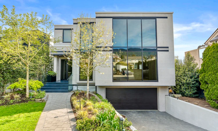 2356 Bellevue Avenue