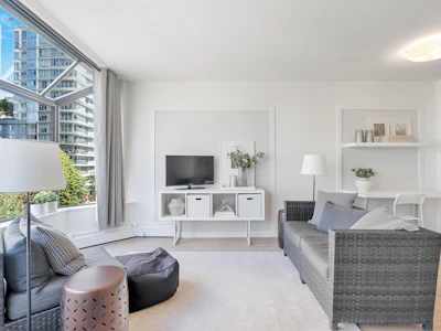611-1330 Burrard Street - 5