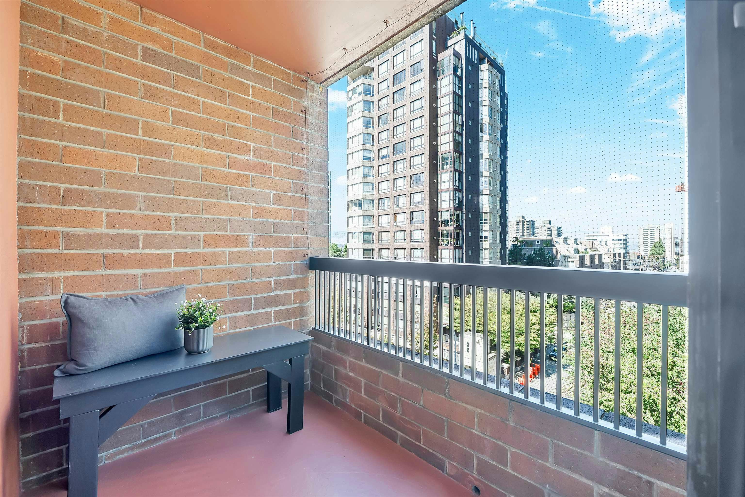 611-1330 Burrard Street, Vancouver, BC, V6Z 2B8 - 10