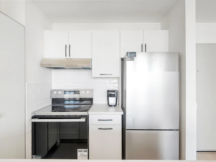611-1330 Burrard Street, Vancouver, BC, V6Z 2B8 - 3