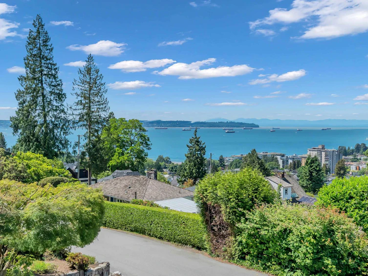 870 Leyland Street, West Vancouver, BC, V7T 2L4