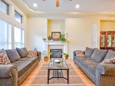 16328 88 Avenue - 4