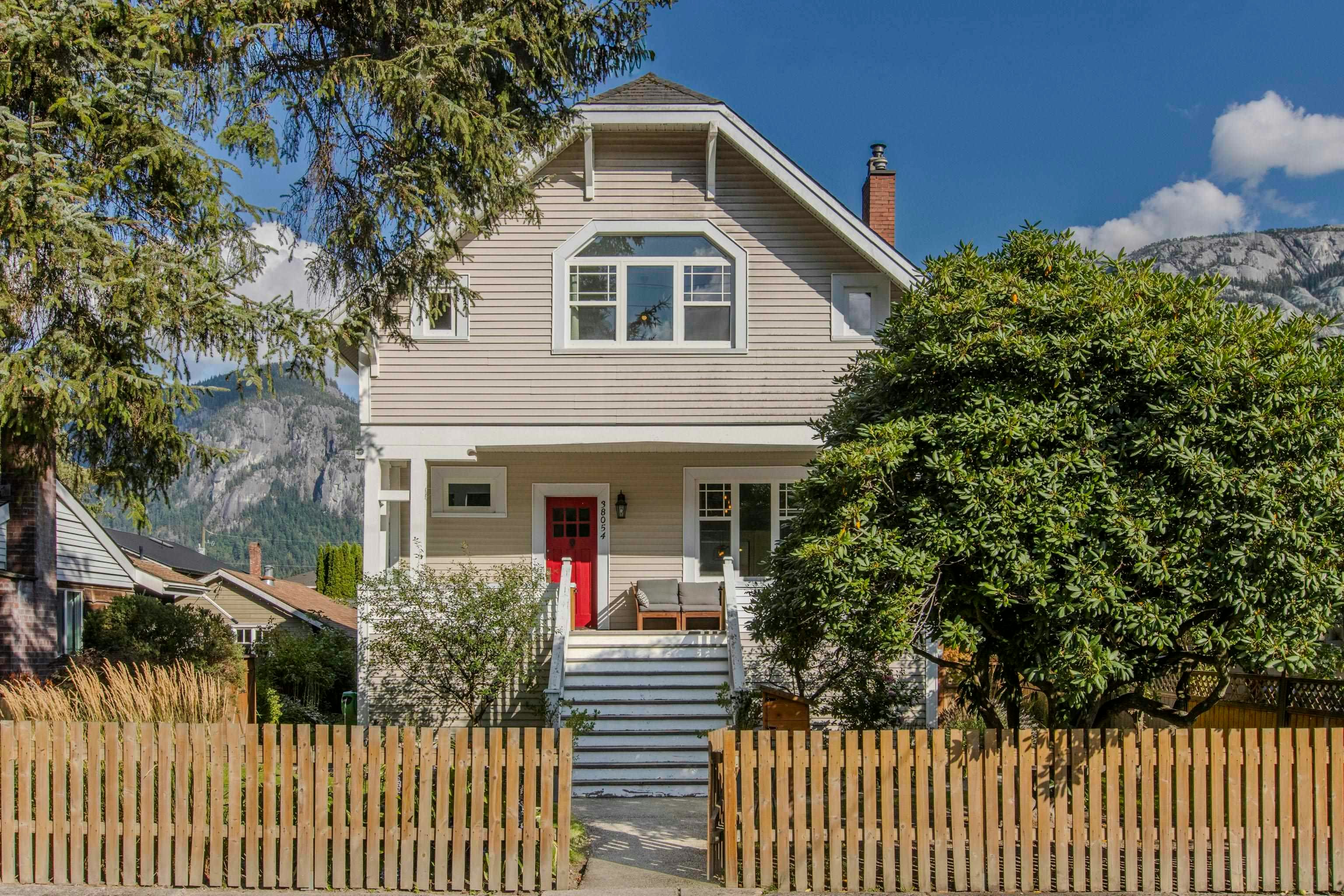 38054 Fifth Avenue, Squamish, BC, V8B 0B6