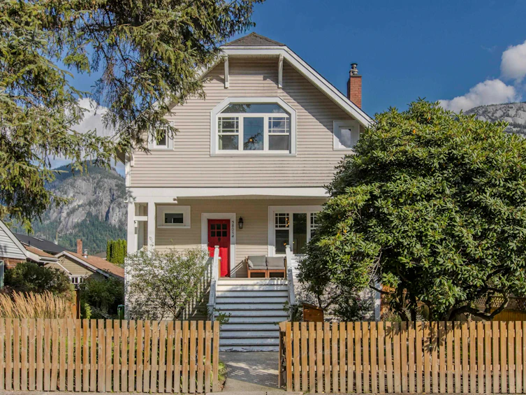38054 Fifth Avenue, Squamish, BC, V8B 0B6
