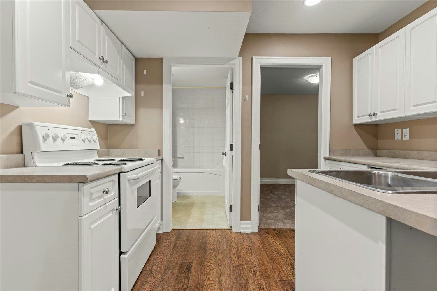 5877 Garrison Boulevard, Chilliwack, BC, V2R 5X8 - 29