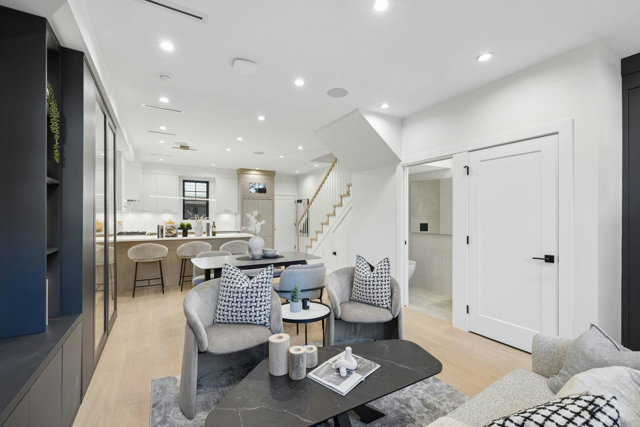 2617 Carolina Street, Vancouver, BC, V5T 2A4 - 7