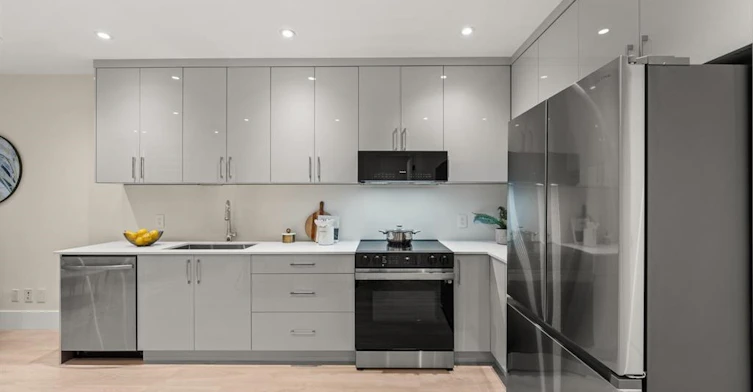 Suite-324 E 18th Street, North Vancouver, BC, V7L 2Y9 - 3