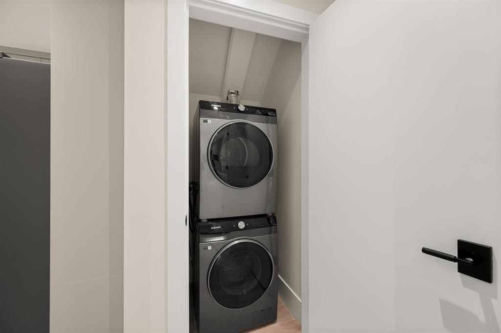 Suite-324 E 18th Street, North Vancouver, BC, V7L 2Y9 - 8