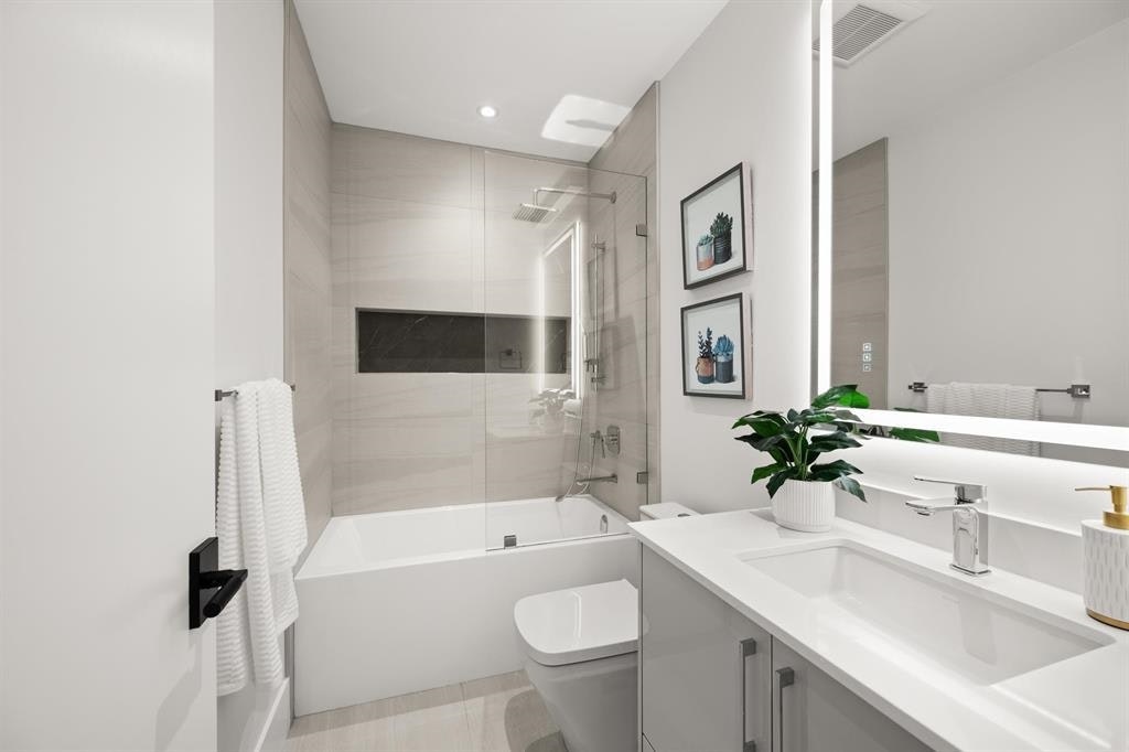 Suite-324 E 18th Street, North Vancouver, BC, V7L 2Y9 - 7