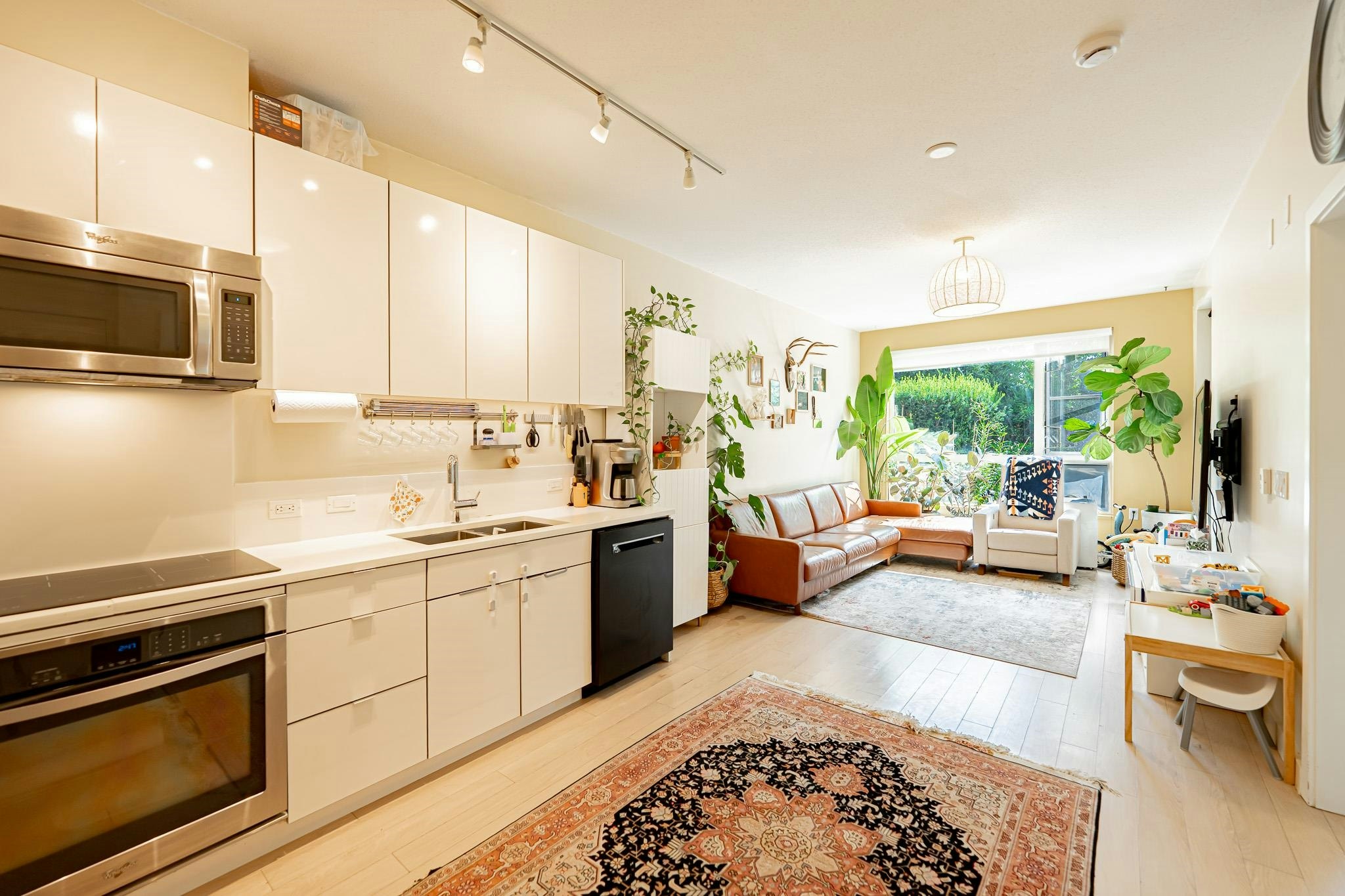 109-1621 Hamilton Avenue, North Vancouver, BC, V7P 0B6 - 2