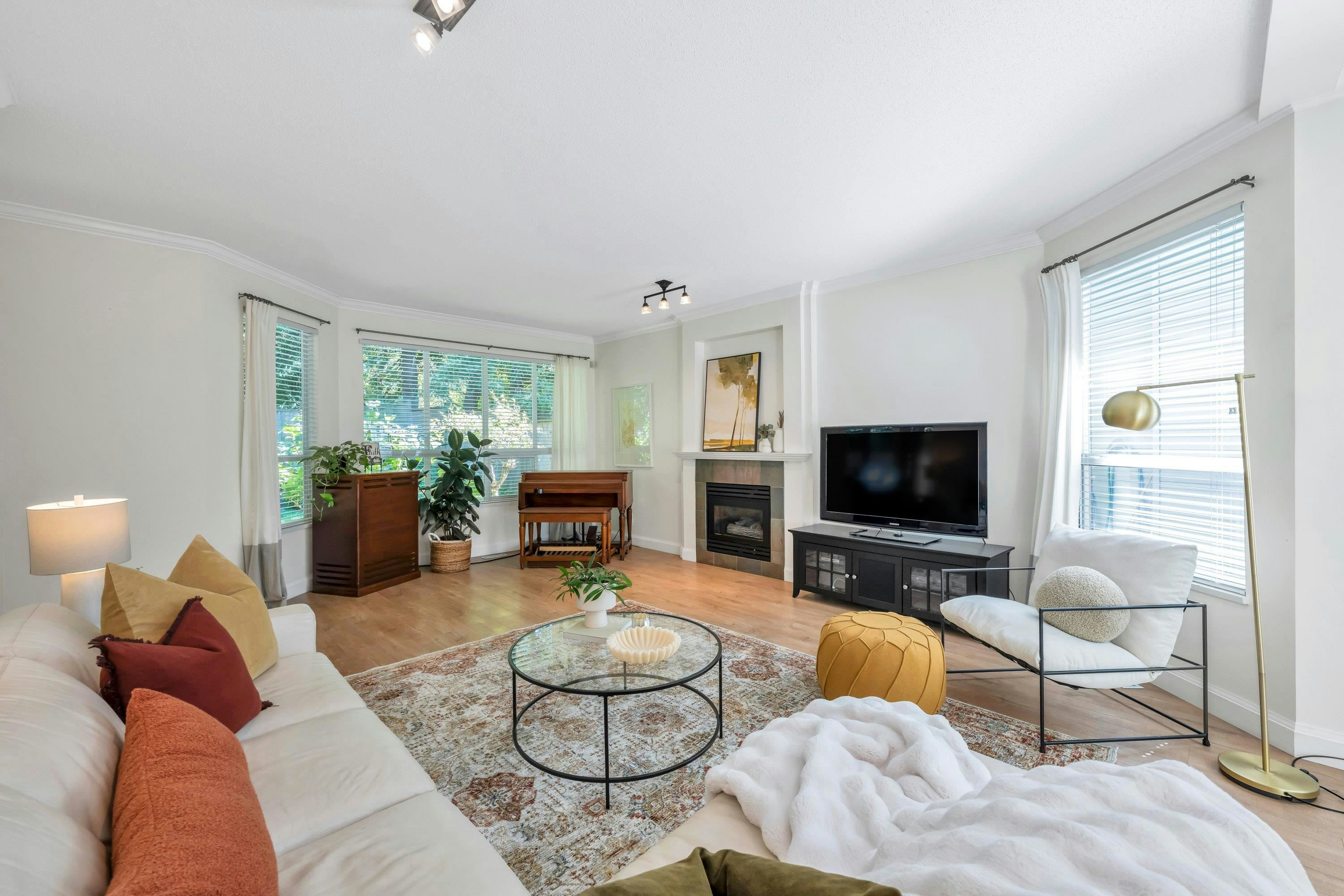 73-20881 87 Avenue - 4