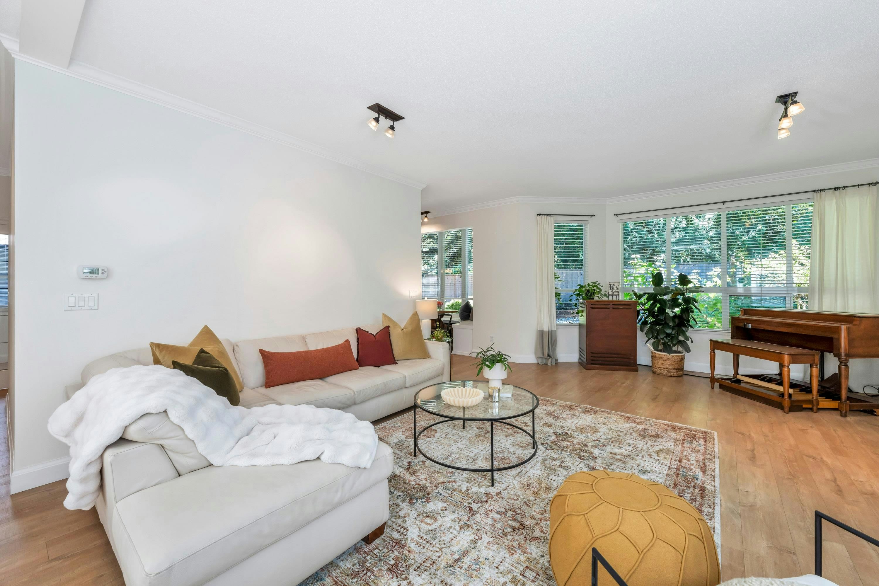 73-20881 87 Avenue - 5
