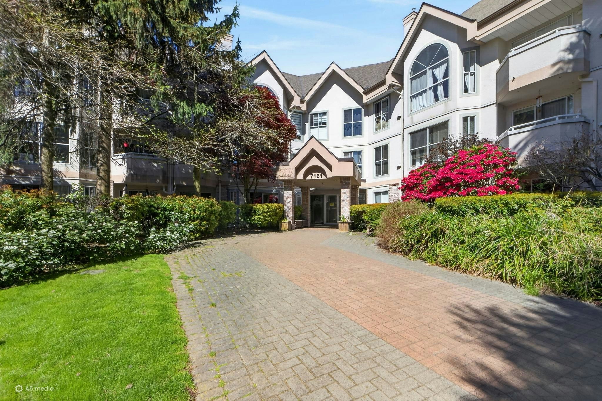 117-7161 121 Street, Surrey, BC, V3W 1G8