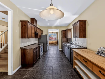 36256 Stephen Leacock Drive - 5