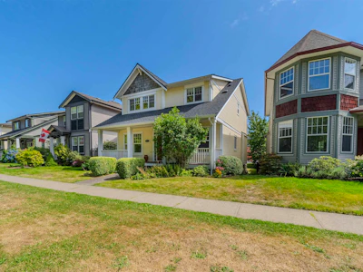 36256 Stephen Leacock Drive - 2