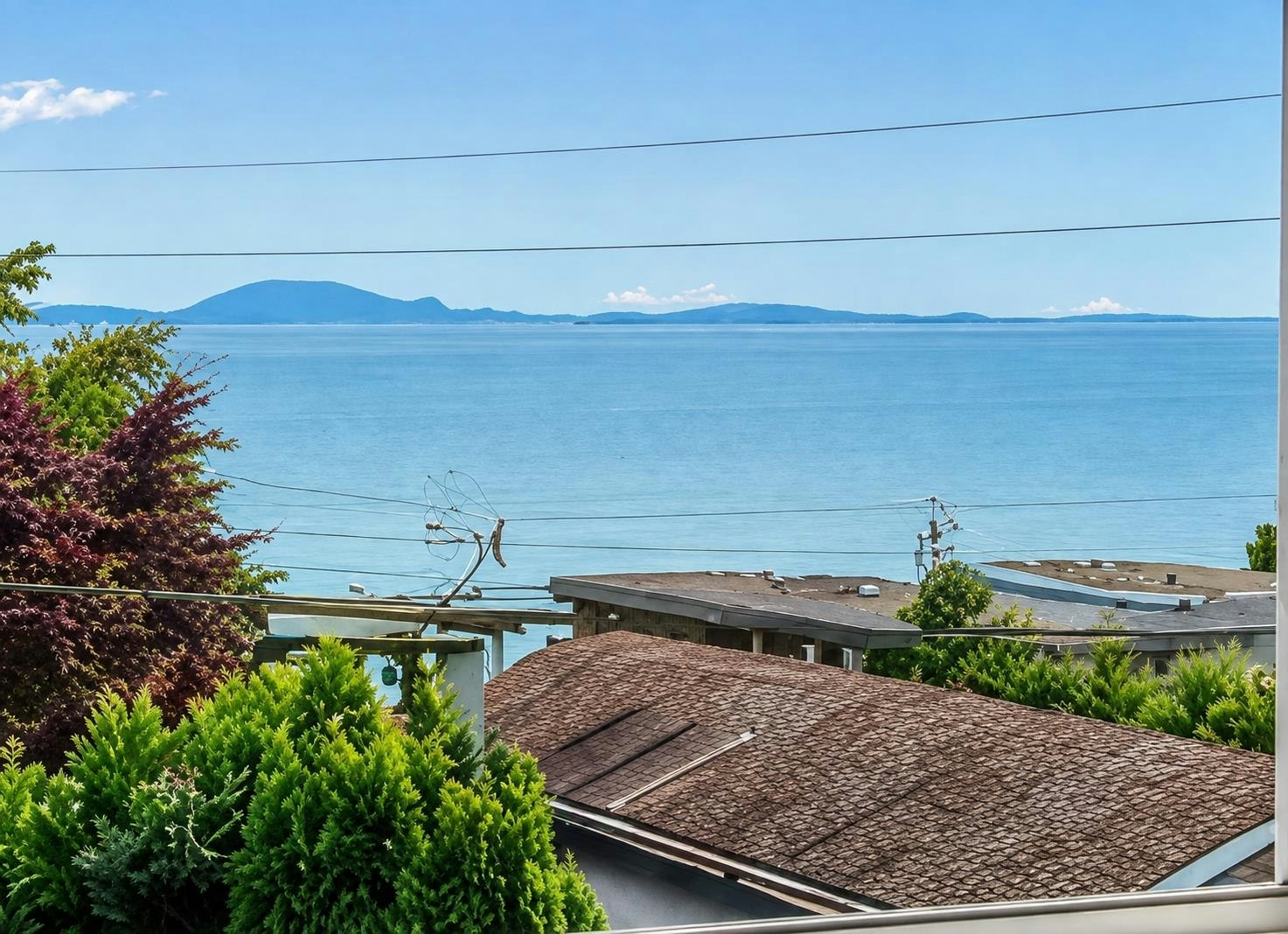 204-15176 Buena Vista Avenue, Surrey, BC, V4B 1Y3