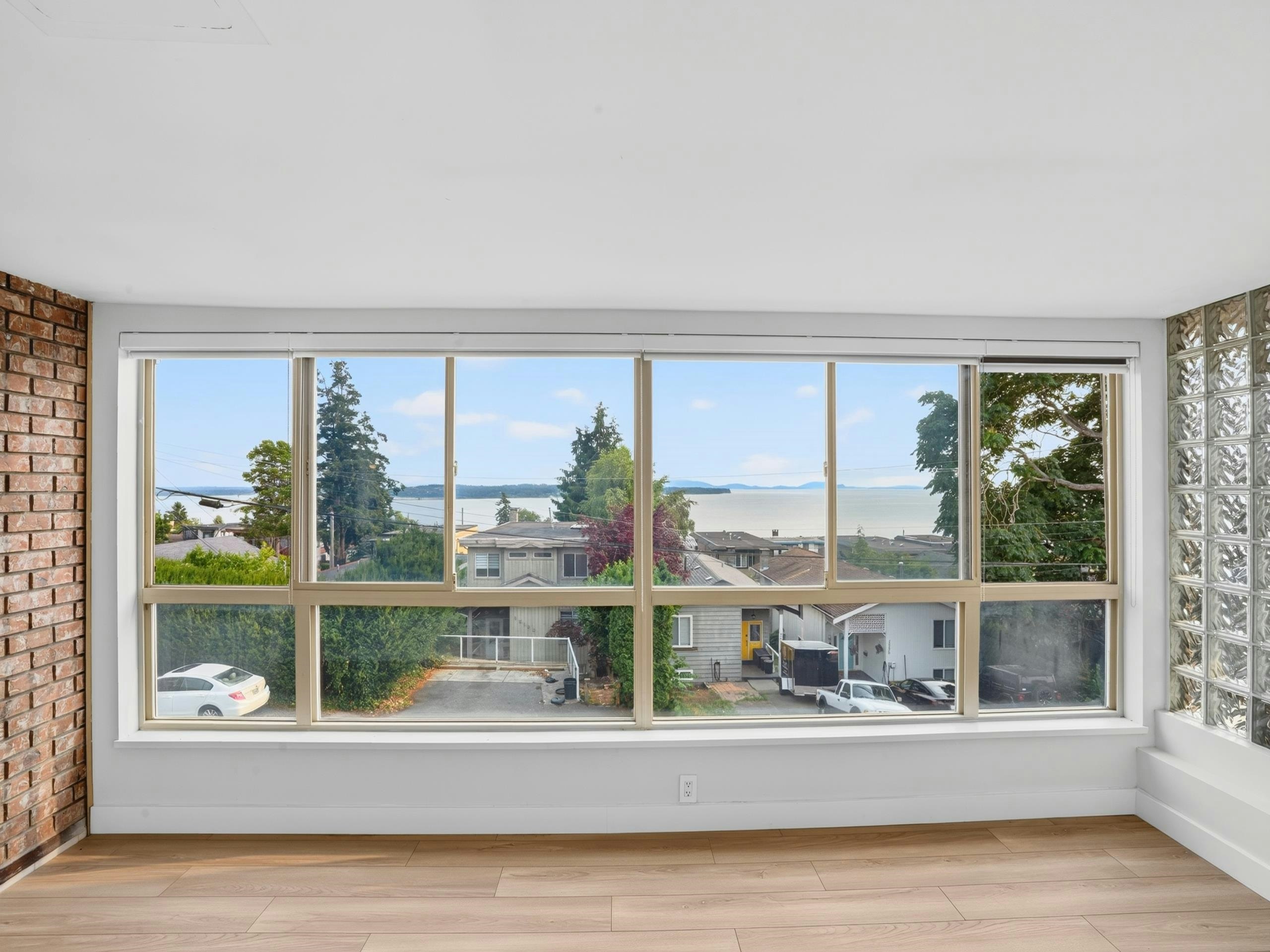 204-15176 Buena Vista Avenue, Surrey, BC, V4B 1Y3 - 10