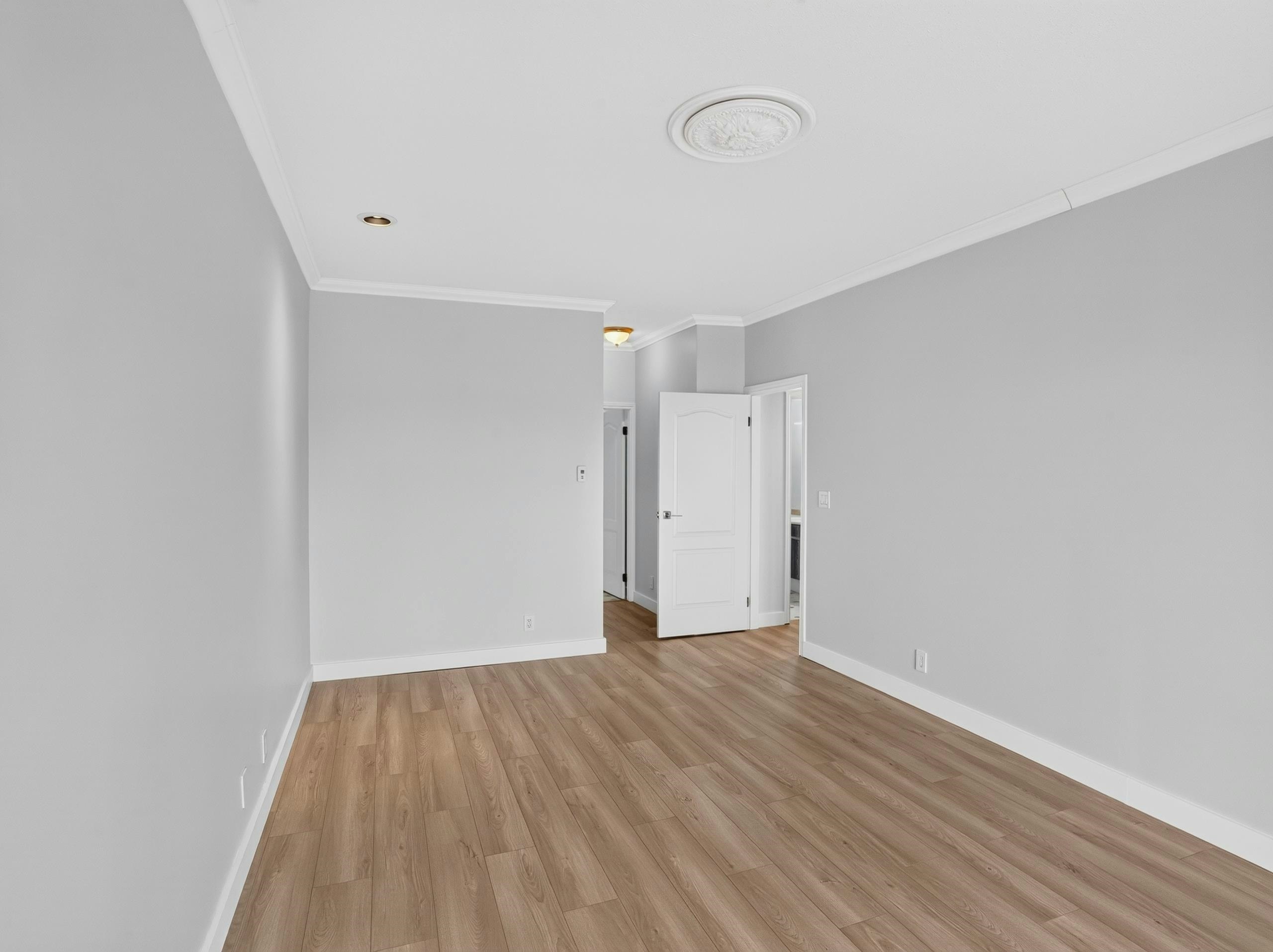 204-15176 Buena Vista Avenue, Surrey, BC, V4B 1Y3 - 17